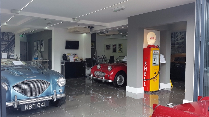  Classic car showroom display