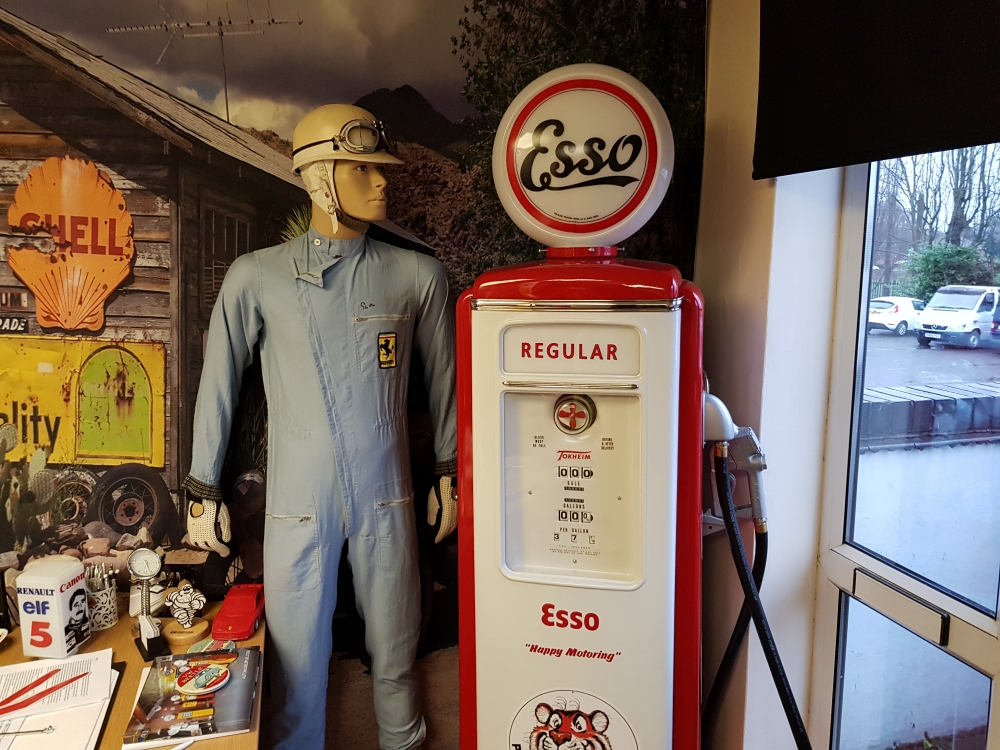 Sir Stirling Moss race suit signed by the great man with authenticity (one of one } as seen on TV