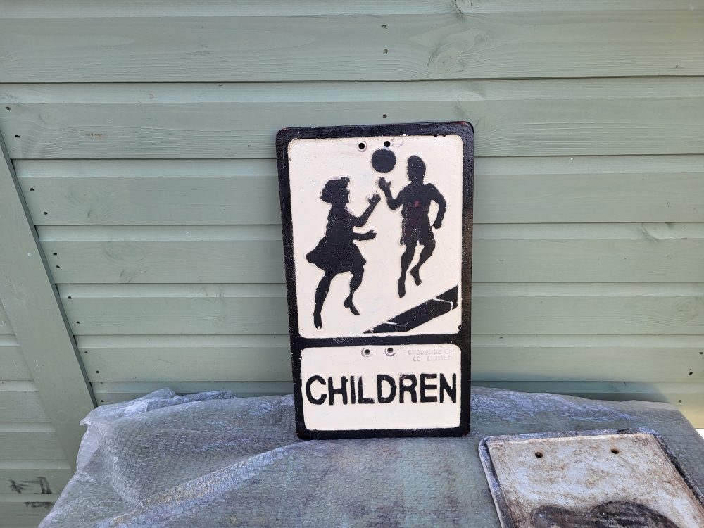 Road sign cast ORIGINAL Children 20 x 11 inch
