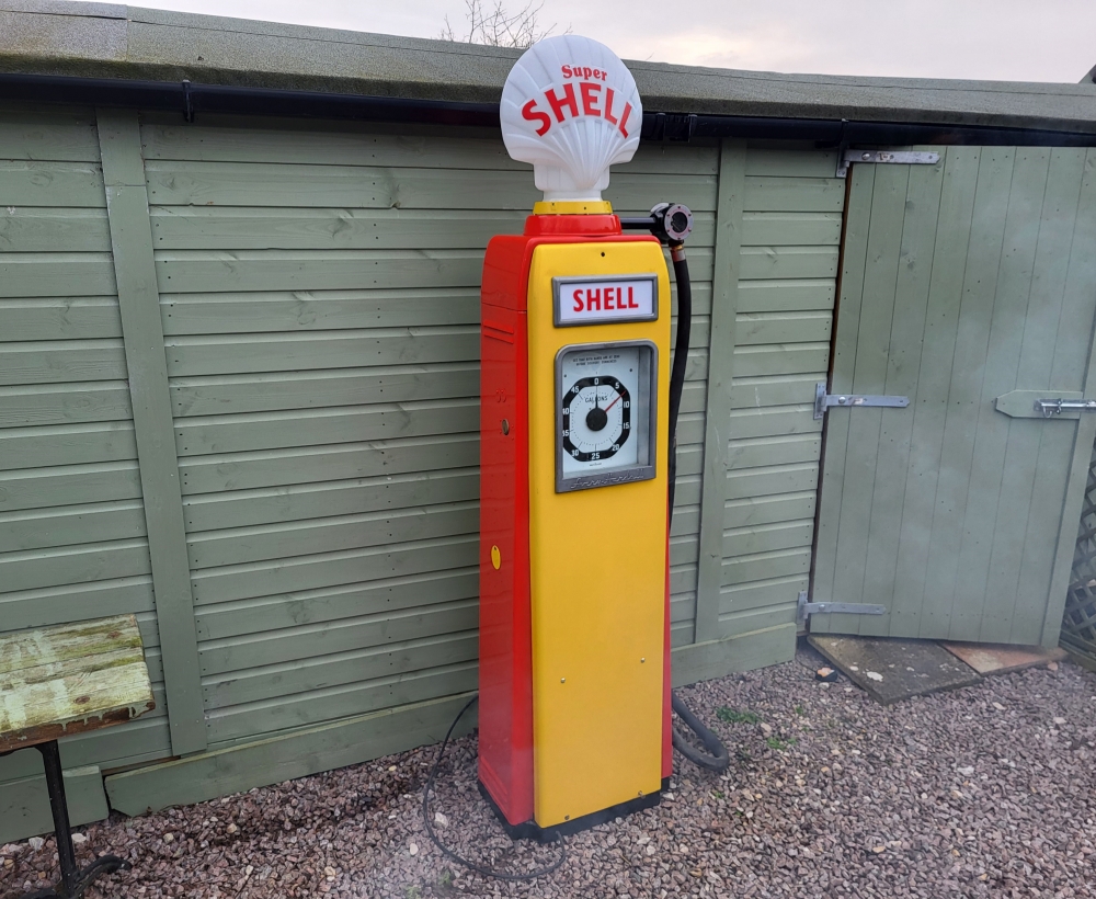 AVERY HARDOLL vintage petrol pump with repro SHELL Super globe 