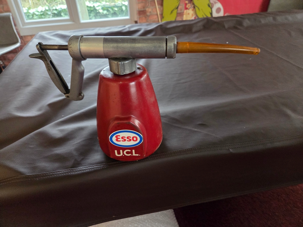ESSO UCL dispenser  GREAT CONDITION !